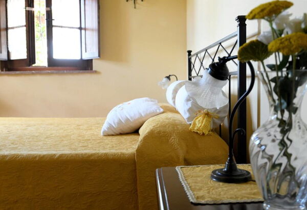 Terre di Giano Private Pool and View, Umbria: Autumn, Bedroom, Spring, Summer