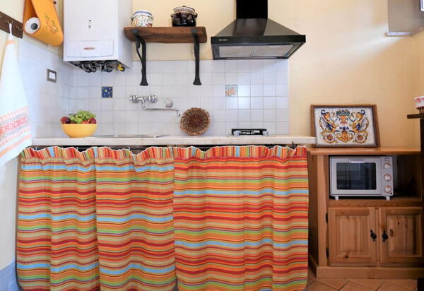 Terre di Giano Private Pool and View, Umbria: Autumn, Dining Room, Kitchen, Living Room, Spring, Summer