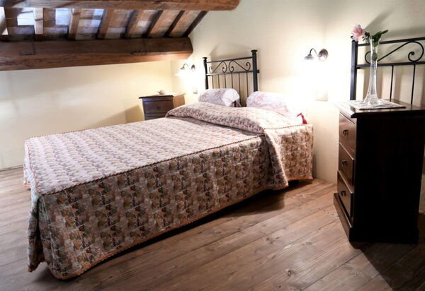 Terre di Giano Private Pool and View, Umbria: Autumn, Bedroom, Spring, Summer