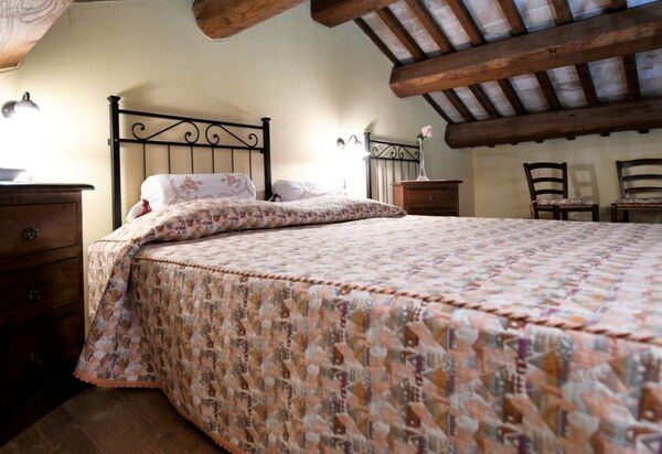 Terre di Giano Private Pool and View, Umbria: Autumn, Bedroom, Spring, Summer