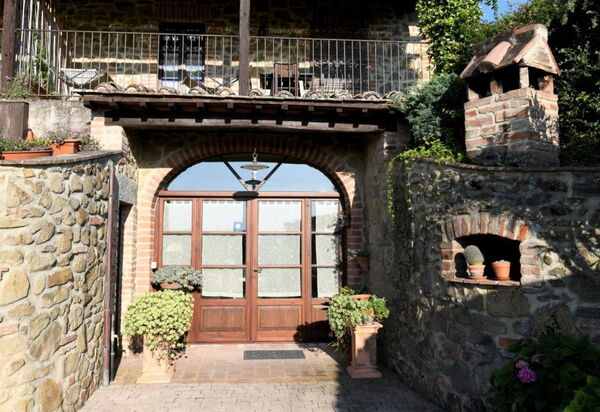 Terre di Giano Private Pool and View, Umbria: Autumn, Spring, Summer