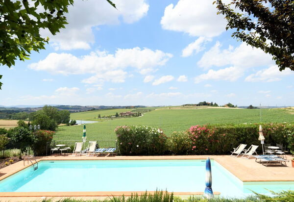 Terre di Giano Private Pool and View, Umbria: Autumn, Pool, Spring, Summer