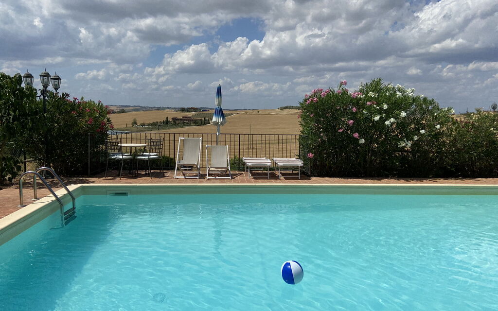 Terre di Giano Private Pool and View, Umbria: Autumn, Pool, Spring, Summer