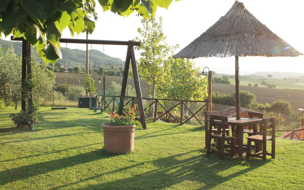 Terre di Giano Private Pool and View, Umbria: Autumn, Garden, Spring, Summer