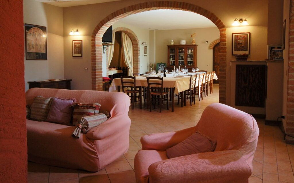 Terre di Giano Private Pool and View, Umbria: Autumn, Dining Room, Kitchen, Living Room, Spring, Summer