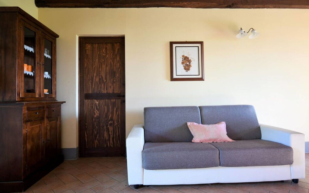 Terre di Giano Private Pool and View, Umbria: Autumn, Dining Room, Kitchen, Living Room, Spring, Summer