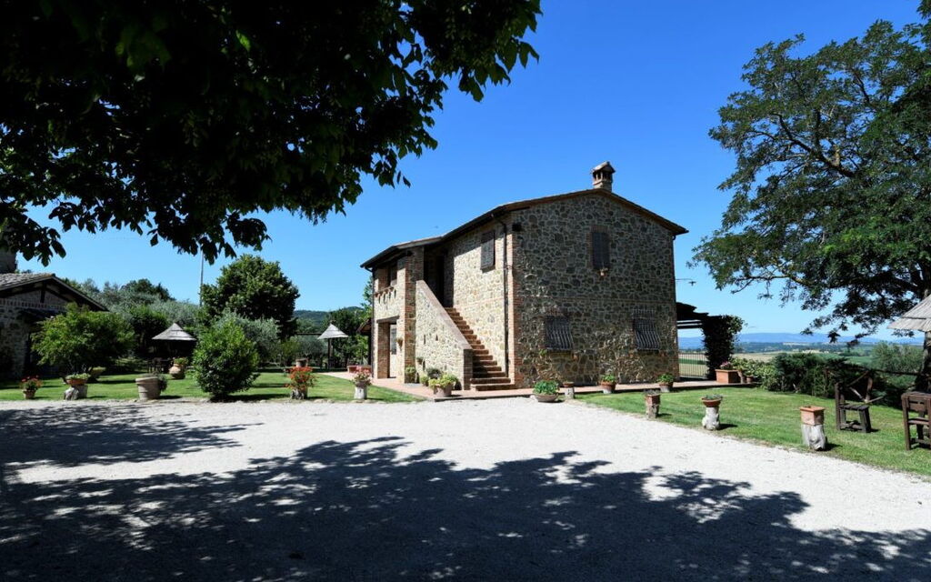 Terre di Giano Private Pool and View, Umbria: Autumn, Garden, Spring, Summer