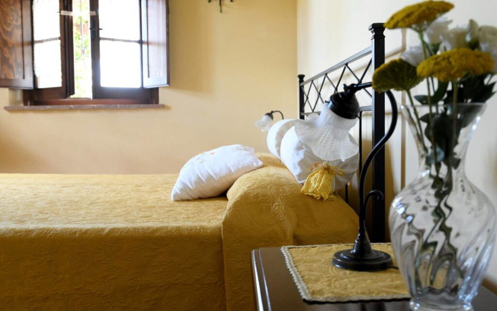 Terre di Giano Private Pool and View, Umbria: Autumn, Bedroom, Spring, Summer