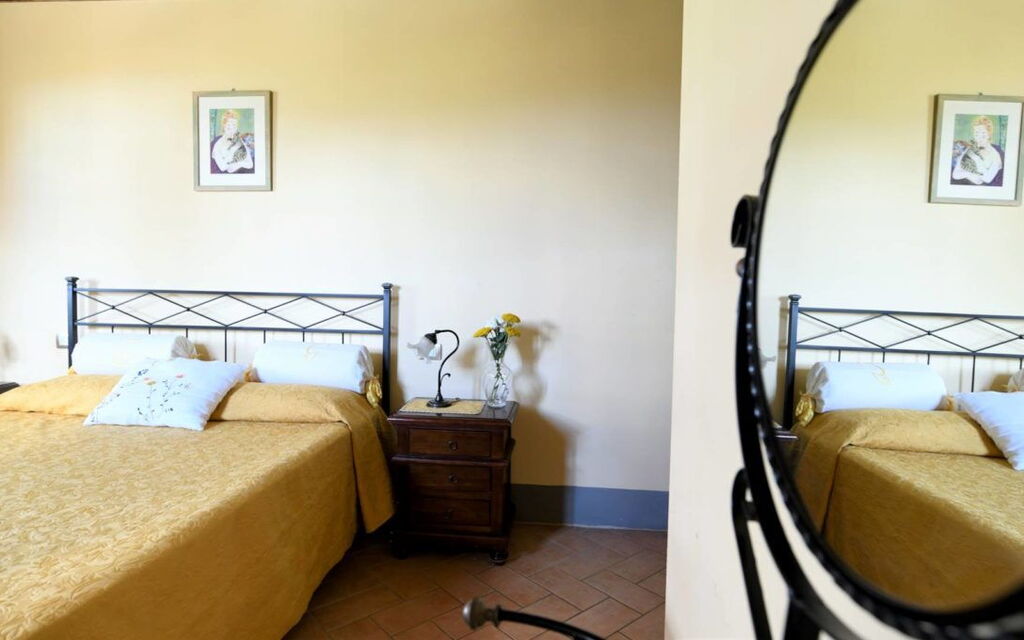 Terre di Giano Private Pool and View, Umbria: Autumn, Bedroom, Spring, Summer