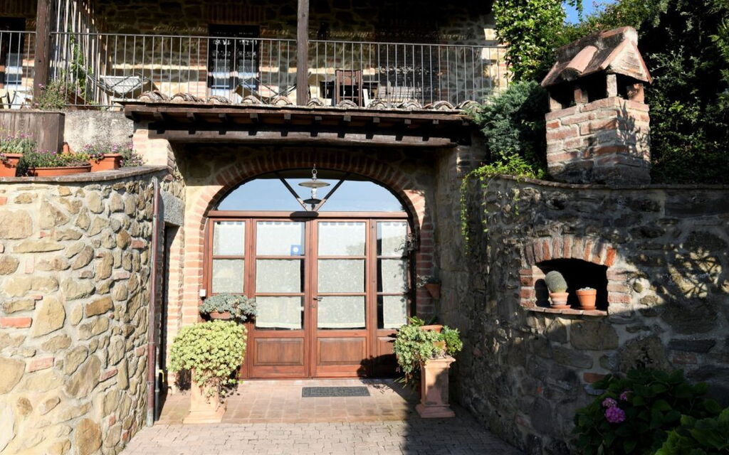 Terre di Giano Private Pool and View, Umbria: Autumn, Spring, Summer