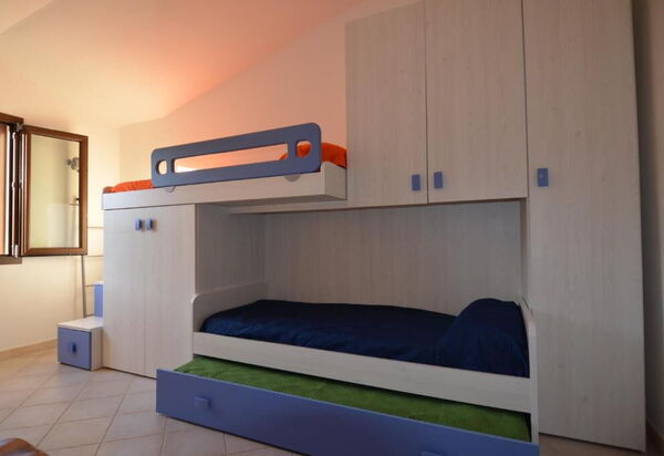 Appartamento Tamara, Budoni: Autunno, Camera da letto, Estate, Inverno, Primavera