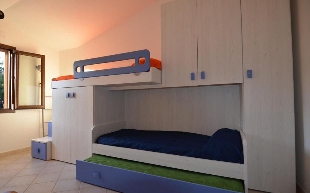 Appartamento Tamara, Budoni: Autunno, Camera da letto, Estate, Inverno, Primavera