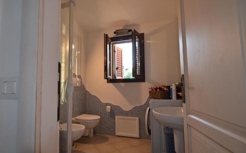 Appartamento Tamara, Budoni: Autunno, Bagno, Estate, Inverno, Primavera