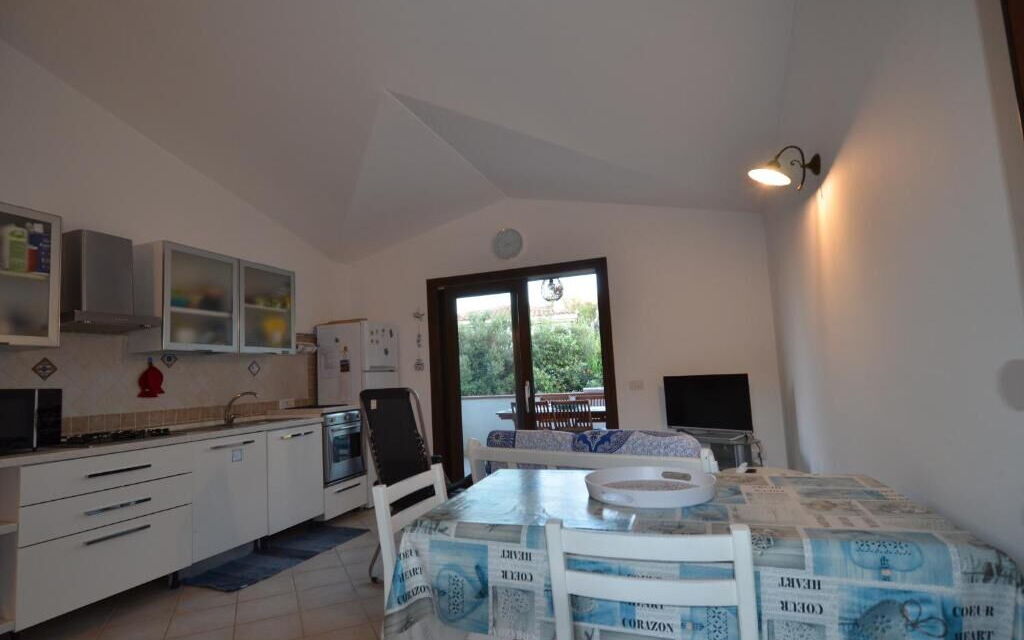 Appartamento Tamara, Budoni: Autunno, Cucina, Estate, Primavera, Soggiorno