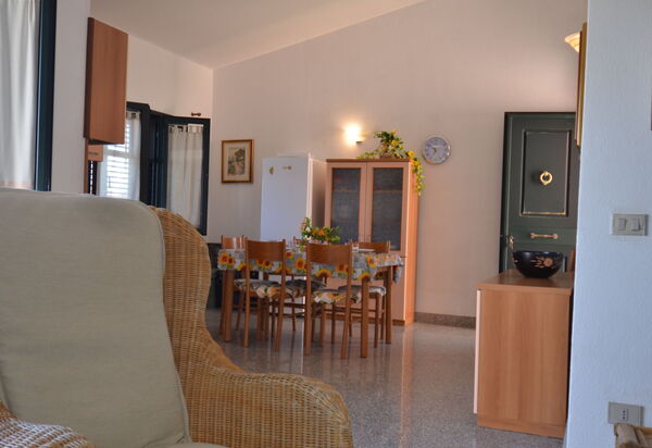 Appartamento Agrustos, Wifi, Ac: Autunno, Cucina, Estate, Inverno, Primavera, Sala da pranzo, Soggiorno