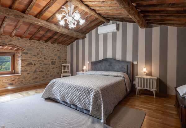 Il Casale di San Jacopo con Piscina Privata: Autumn, Bedroom, Spring, Summer