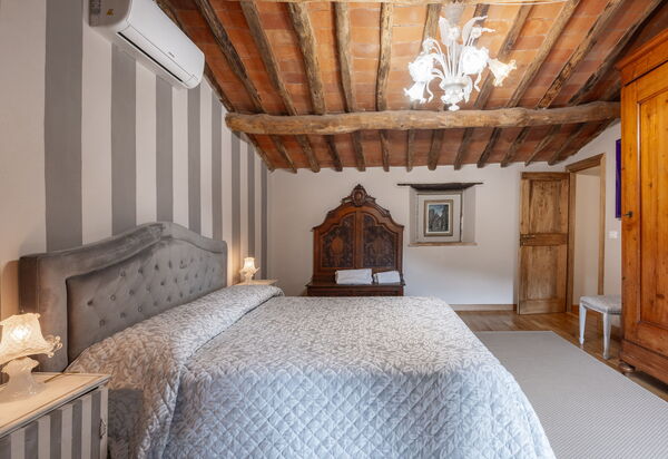 Il Casale di San Jacopo con Piscina Privata: Autumn, Bedroom, Spring, Summer