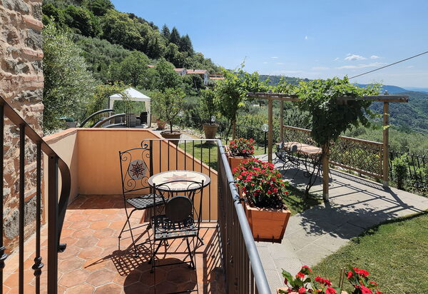 Il Casale di San Jacopo con Piscina Privata: Autumn, Garden, Spring, Summer