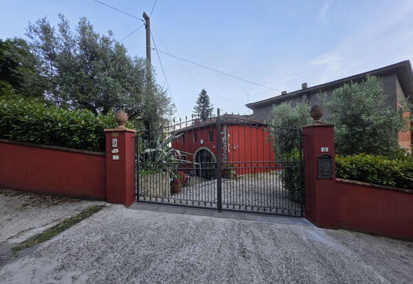 Il Casale di San Jacopo con Piscina Privata: Autumn, Main Entrance, Spring, Summer