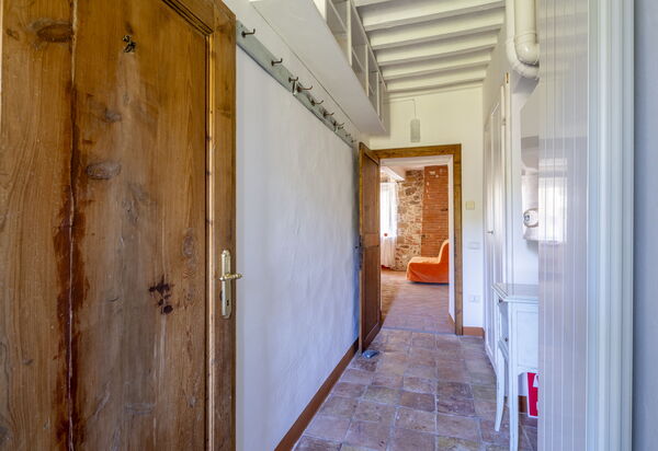 House in Sassa, Historic Tuscany Village, View: Autumn, Room Detail, Spring, Summer