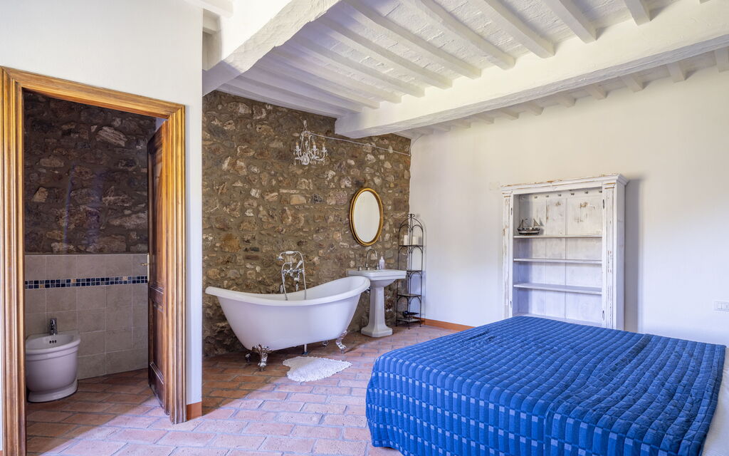 House in Sassa, Historic Tuscany Village, View: Autunno, Camera da letto, Estate, Primavera