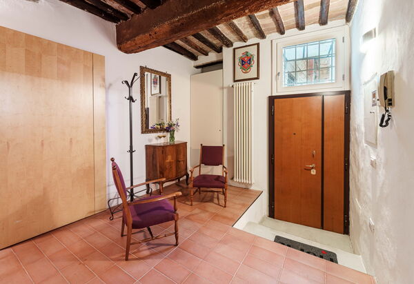 Le Loggine del Pignatello Apartment, Siena City: Autumn, Main Entrance, Spring, Summer, Winter