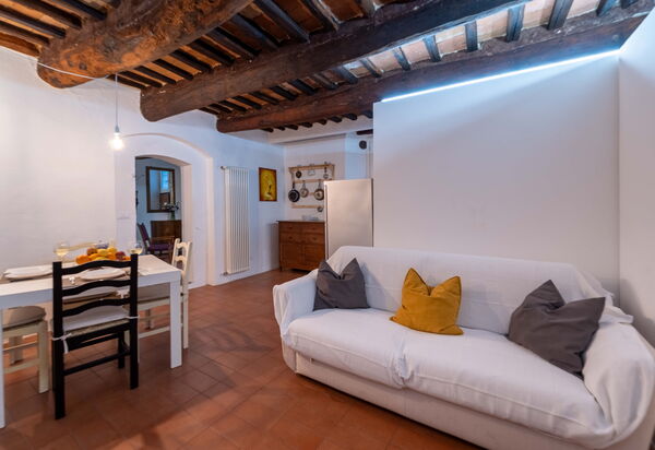 Le Loggine del Pignatello Apartment, Siena City: Autumn, Living Room, Spring, Summer