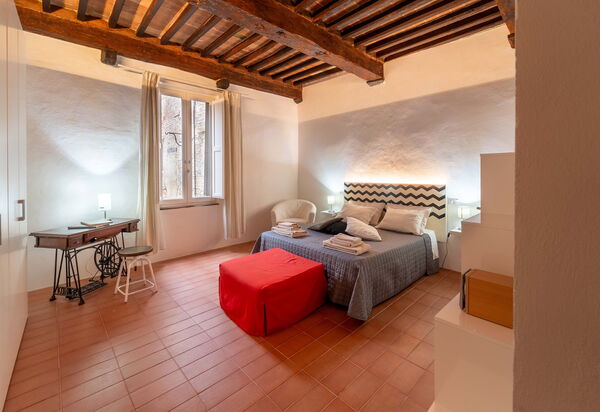 Le Loggine del Pignatello Apartment, Siena City: Autumn, Bedroom, Spring, Summer