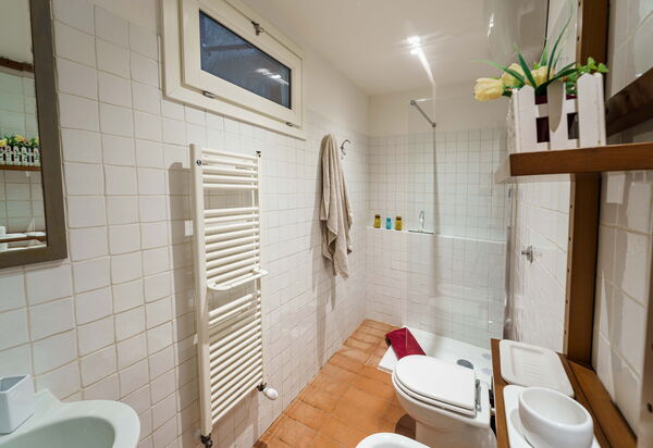 Le Loggine del Pignatello Apartment, Siena City: Autumn, Bathroom, Spring, Summer, Winter