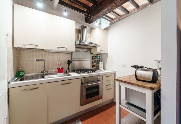 Le Loggine del Pignatello Apartment, Siena City: Autumn, Kitchen, Spring, Summer