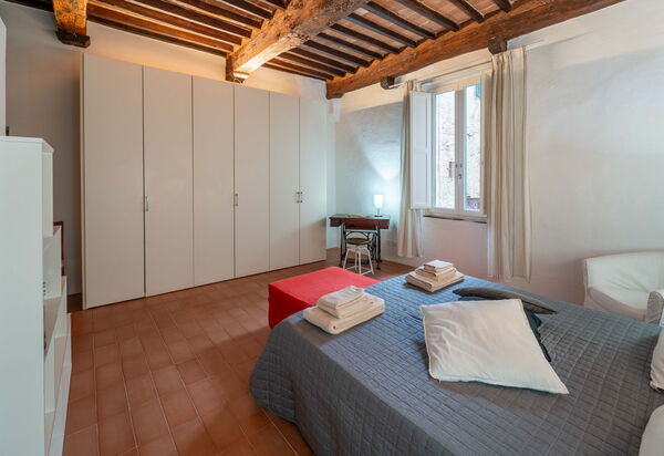 Le Loggine del Pignatello Apartment, Siena City: Autumn, Bedroom, Spring, Summer, Winter