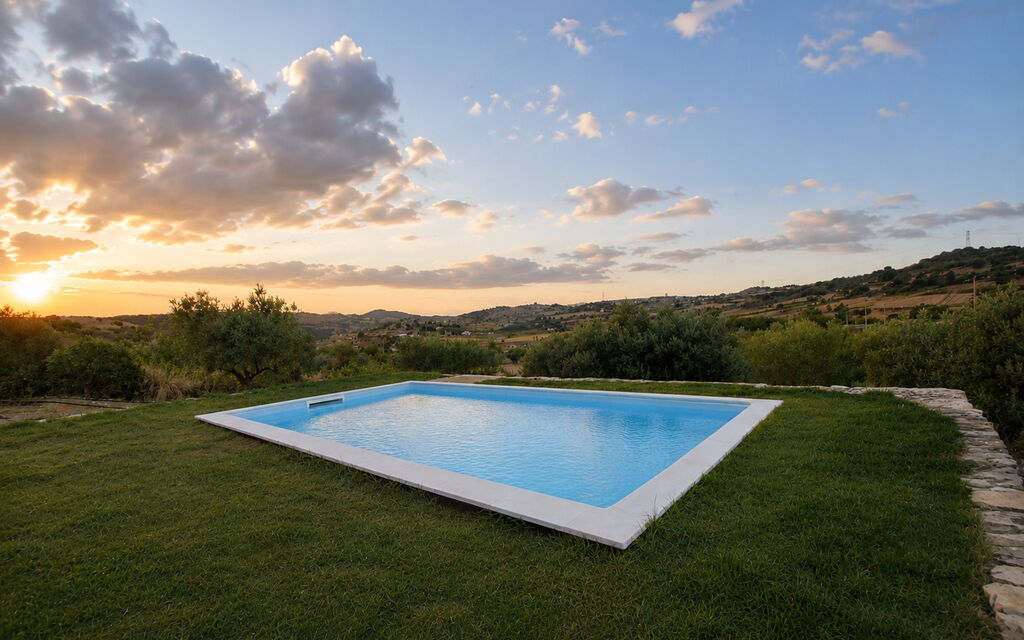 Villa Margi: Autumn, Pool, Spring, Summer