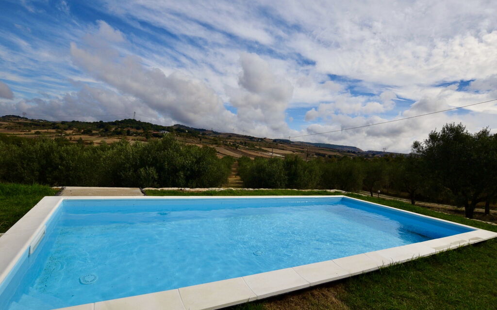 Villa Margi: Autumn, Garden, Pool, Scenic View, Spring, Summer