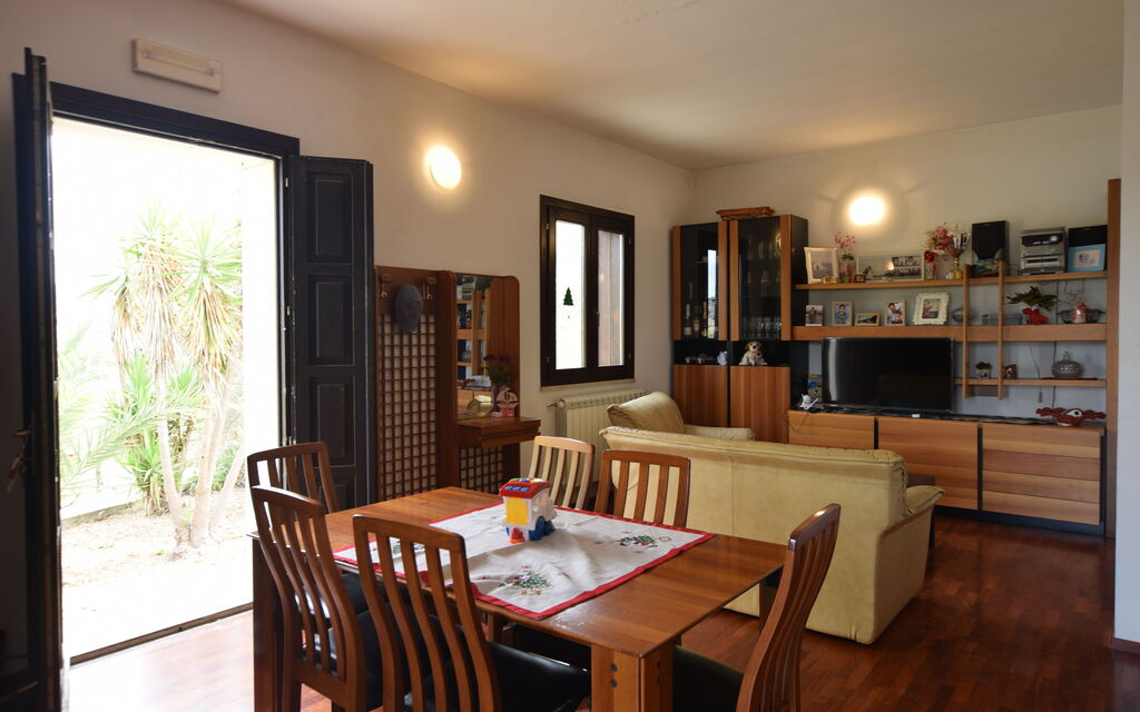 Villa Margi: Autumn, Dining Room, Living Room, Spring, Summer, Winter