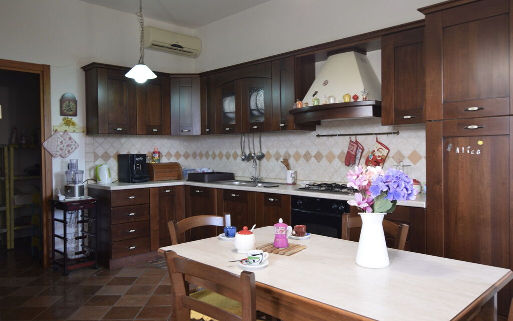 Villa Margi: Autumn, Kitchen, Spring, Summer, Winter