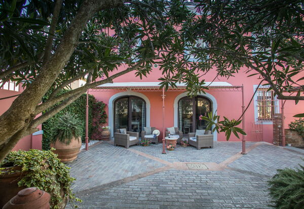 Villa Camelia: all'aperto, Balcone / Terrazza / Patio, Esterni