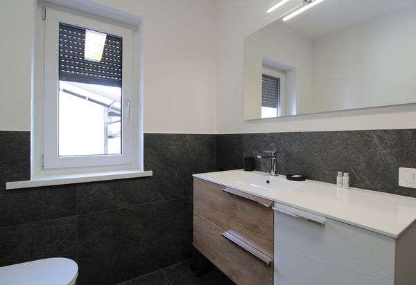 Cimus Home, Bike Retreat: Autumn, Bathroom, Spring, Summer, Winter