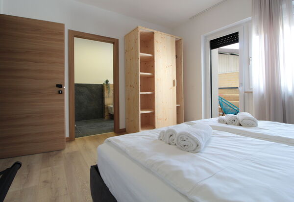 Cimus Home, Bike Retreat: Autumn, Bedroom, Spring, Summer, Winter