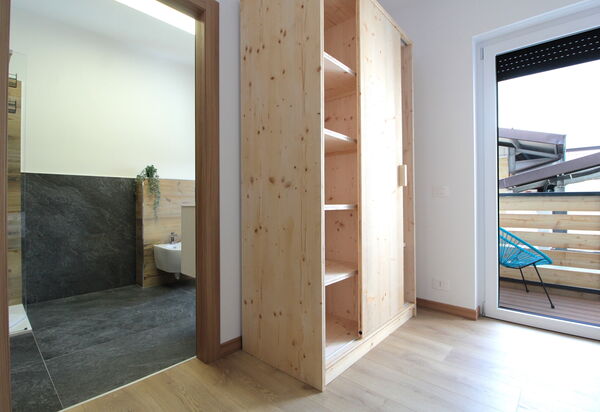 Cimus Home, Bike Retreat: Autumn, Bathroom, Bedroom, Spring, Summer, Winter