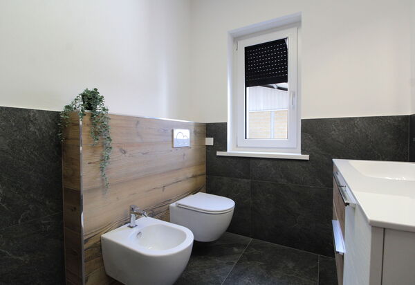 Cimus Home, Bike Retreat: Autumn, Bathroom, Spring, Summer, Winter