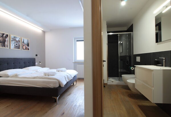 Cimus Home, Bike Retreat: Autumn, Bathroom, Bedroom, Spring, Summer, Winter