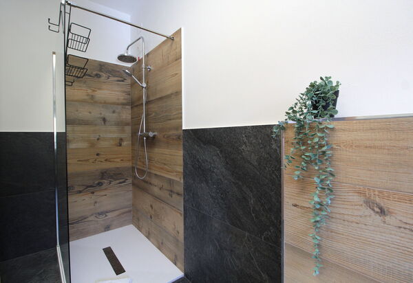 Cimus Home, Bike Retreat: Autumn, Bathroom, Spring, Summer, Winter