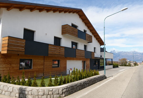 Cimus Home, Bike Retreat: Autumn, Main Entrance, Spring, Summer