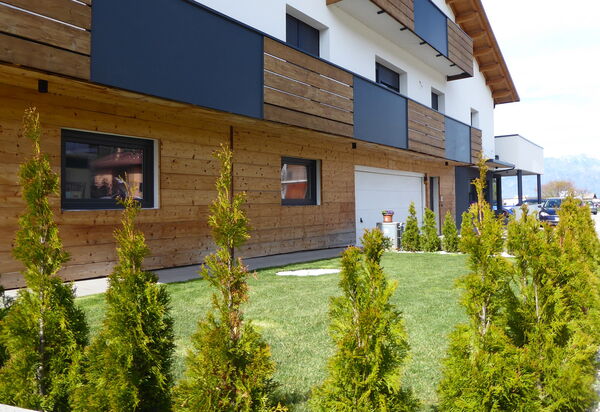 Cimus Home, Bike Retreat: Autumn, Main Entrance, Spring, Summer