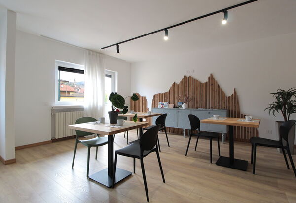 Cimus Home, Bike Retreat: Autumn, Common Room, Dining Room, Spring, Summer