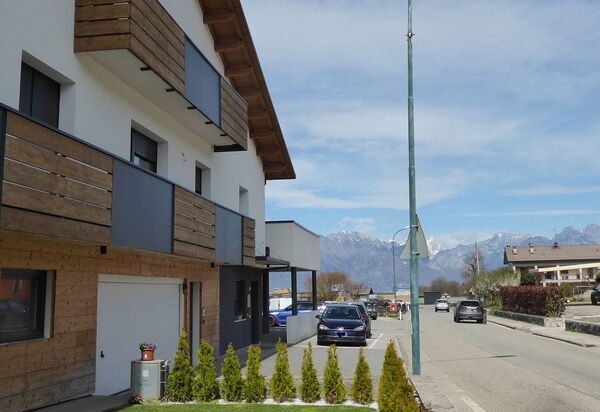 Cimus Home, Bike Retreat: Autumn, Main Entrance, Spring, Summer