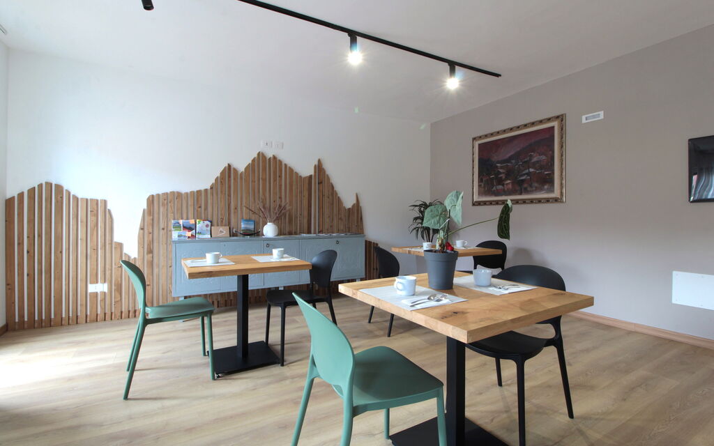 Cimus Home, Bike Retreat: Autumn, Common Room, Dining Room, Spring, Summer