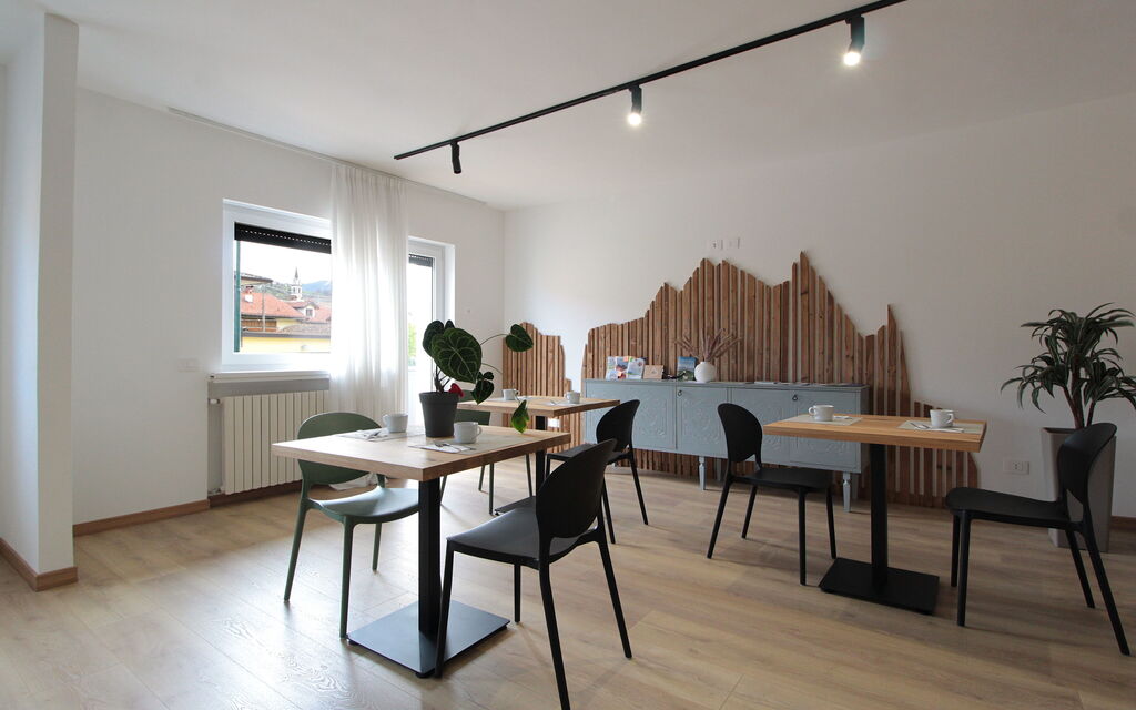 Cimus Home, Bike Retreat: Autumn, Common Room, Dining Room, Spring, Summer