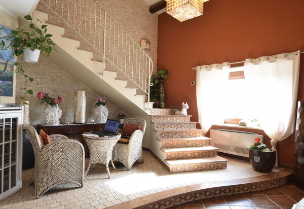 Villa Ina: Autunno, Entrata Principale, Estate, Primavera, Soggiorno