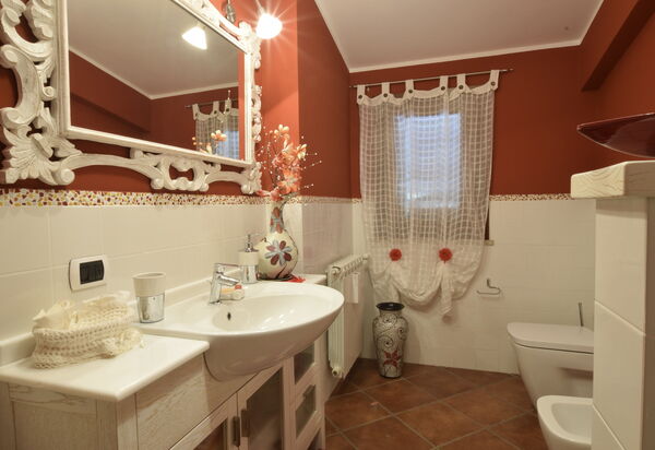 Villa Ina: Autunno, Estate, Primavera, Servizi